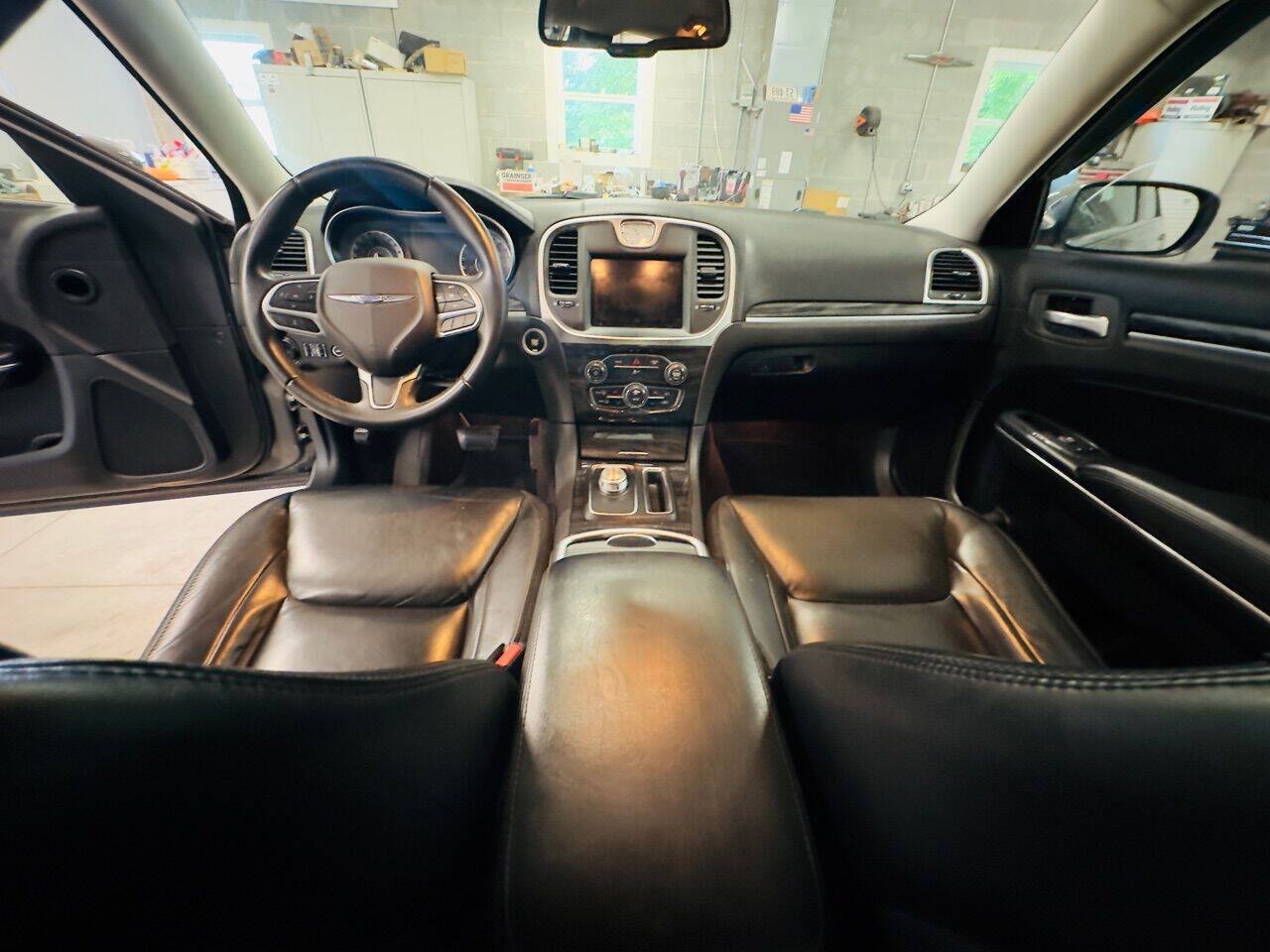 Used 2018 Chrysler 300 Touring L AWD/4WD image 16