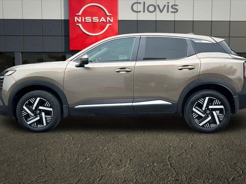 Certified 2025 Nissan Kicks SV image 6