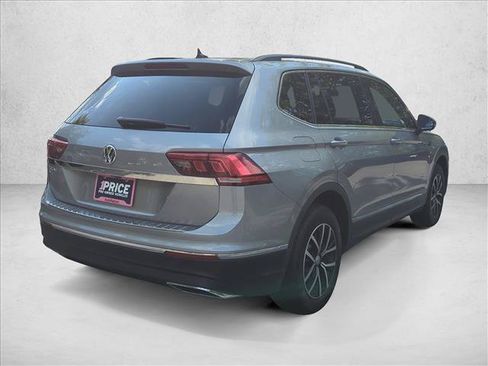 Used 2021 Volkswagen Tiguan SE w/ Panoramic Sunroof Package FWD image 5