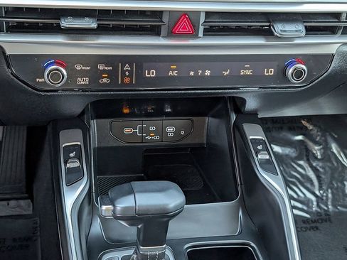 Used 2025 Kia Sorento S w/ Panoramic Sunroof Package FWD image 31