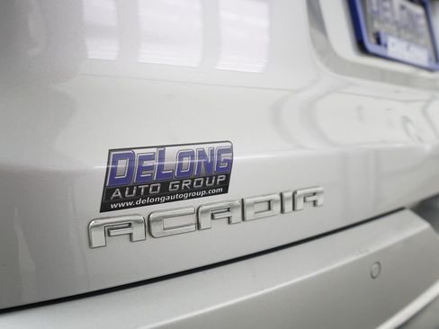 Used 2017 GMC Acadia Denali image 11