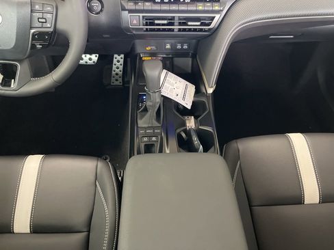 New 2026 Toyota Camry Hybrid AWD/4WD image 11