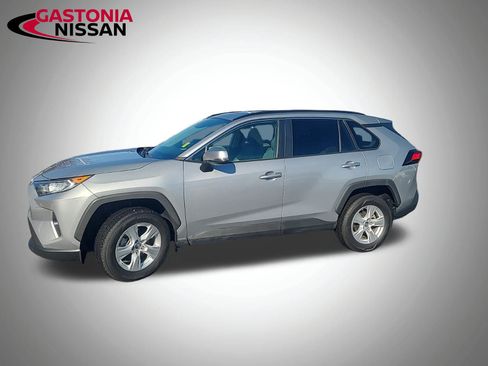 Used 2019 Toyota RAV4 XLE w/ Phone Cable & Charge Package image 7