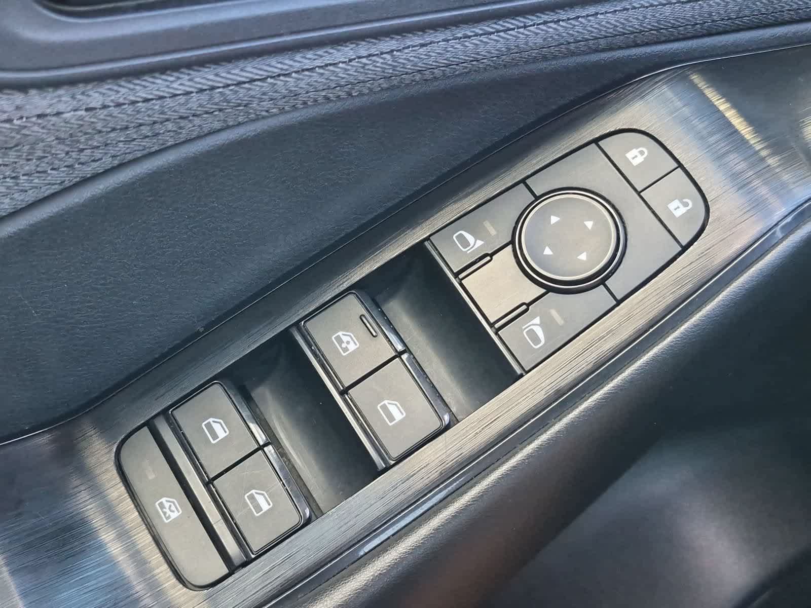 Used 2023 Nissan Rogue S FWD image 28