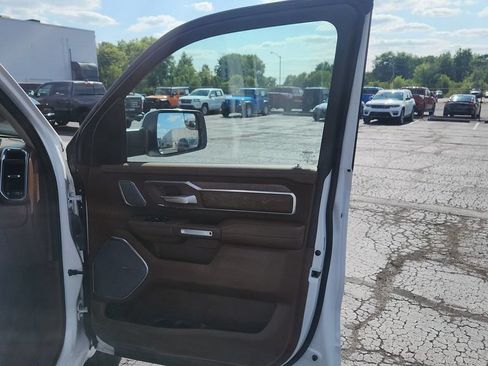 Used 2024 RAM 1500 Limited AWD/4WD image 9