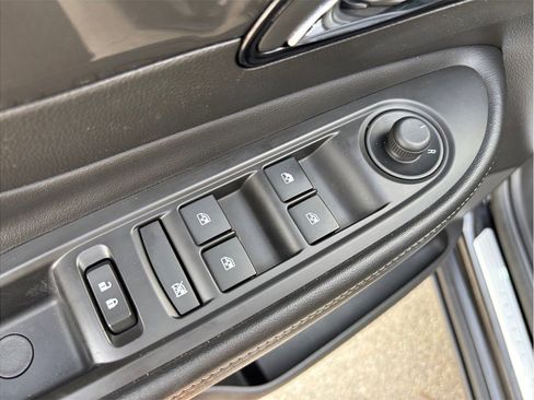 Used 2018 Buick Encore Premium image 23