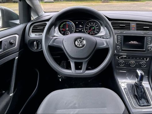 Used 2016 Volkswagen e-Golf SE FWD image 7