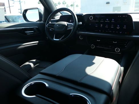 Used 2025 Chevrolet Tahoe RST image 30