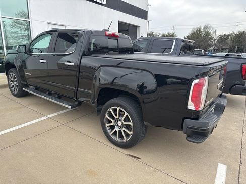 Used 2018 GMC Canyon Denali image 2