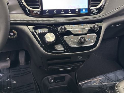 New 2026 Chrysler Pacifica Select image 17