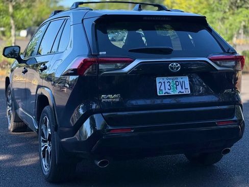 Used 2024 Toyota RAV4 XSE w/ Weather Package AWD/4WD image 3