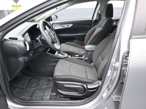 Used 2023 Kia Forte LXS image 11