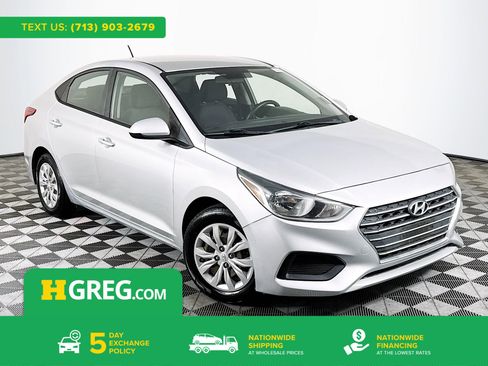 Used 2020 Hyundai Accent SE image 1