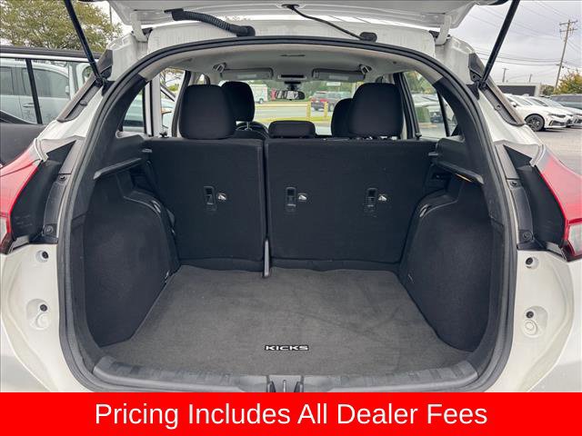 Used 2022 Nissan Kicks SV FWD image 10