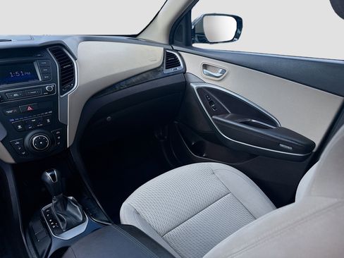 Used 2018 Hyundai Santa Fe Sport image 19