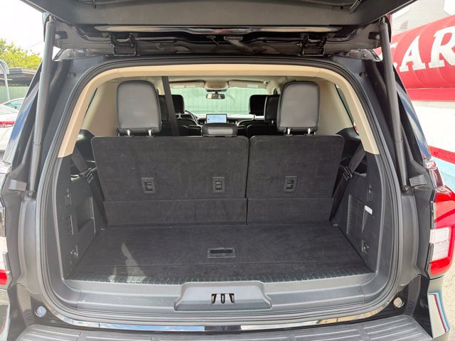 Used 2024 Ford Expedition XLT AWD/4WD image 12