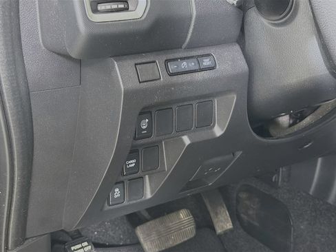 Used 2023 Nissan Frontier SV w/ Technology Package RWD image 12