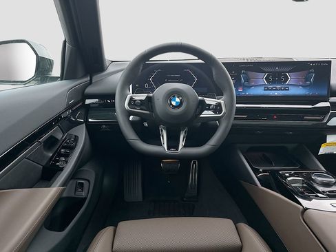 Used 2026 BMW 530i xDrive w/ M Sport Package AWD/4WD image 24