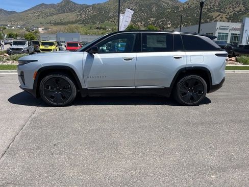 New 2025 Jeep Wagoneer S Launch Edition image 7