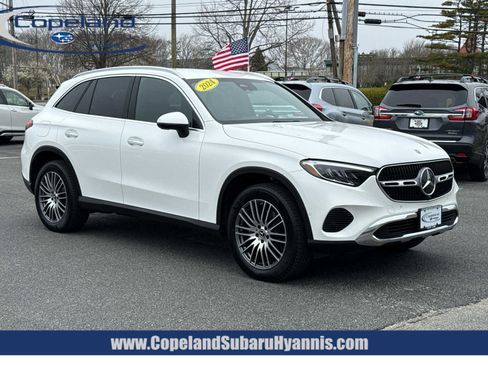 Used 2024 Mercedes-Benz GLC 300 4MATIC image 1
