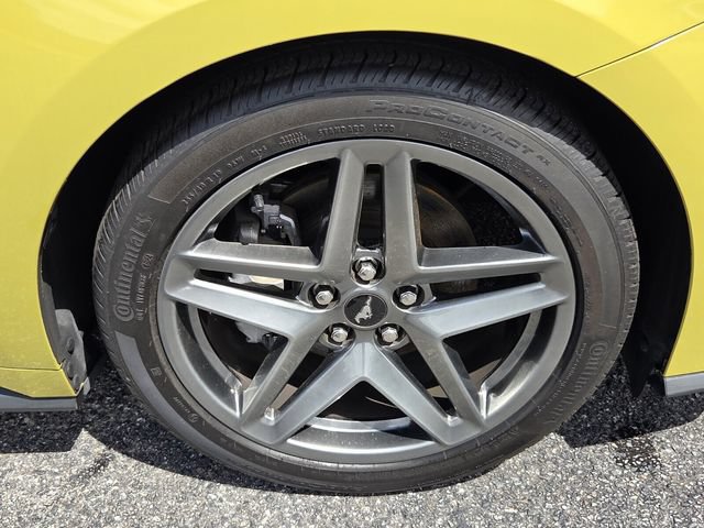 Used 2025 Ford Mustang Coupe RWD image 8