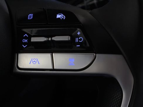 Used 2025 Hyundai Elantra Limited FWD image 56