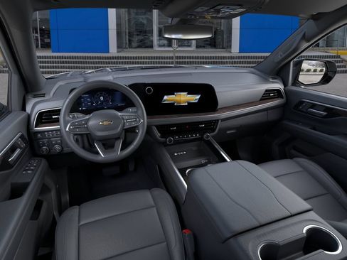New 2026 Chevrolet Suburban LT w/ Comfort Package AWD/4WD image 15