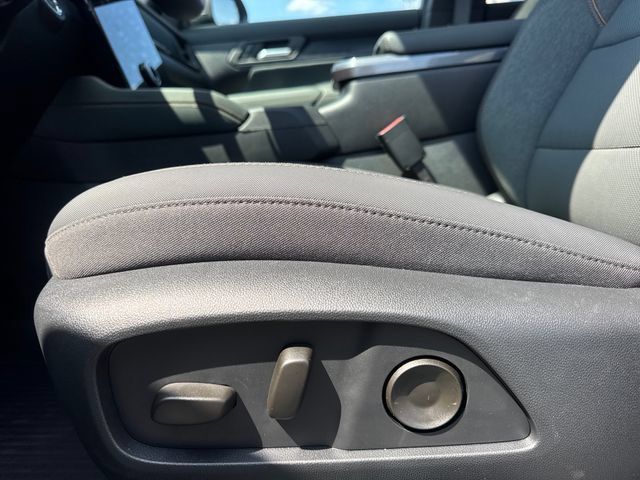 New 2027 GMC Terrain AT4 w/ Technology Package II AWD/4WD image 14