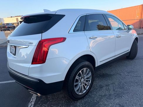 Used 2018 Cadillac XT5 Luxury w/ Driver Awareness Package AWD/4WD image 9