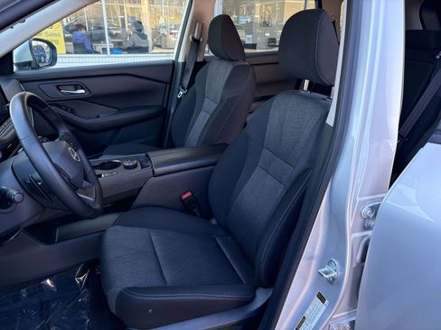 Used 2025 Nissan Rogue SV AWD/4WD image 32