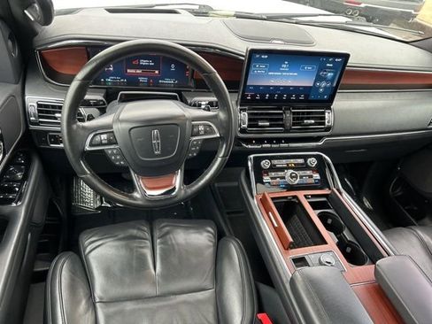 Used 2023 Lincoln Navigator Reserve image 30