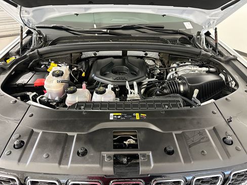 Used 2023 Jeep Grand Cherokee 4WD 4xe image 36