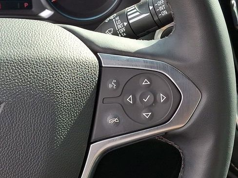 Used 2023 Chevrolet Traverse LT w/ Rear Camera Mirror Package image 26