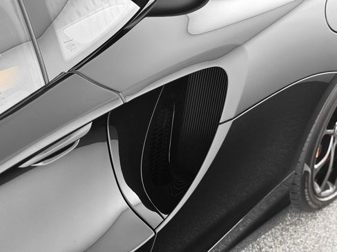 New 2025 McLaren Artura image 44