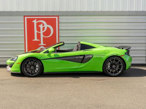 Used 2018 McLaren 570S Spider RWD image 27