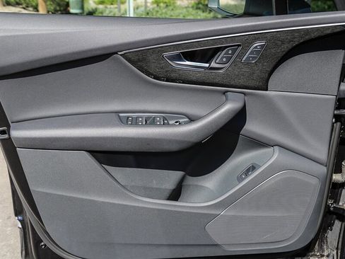 Used 2021 Audi Q7 2.0T Premium w/ Convenience Package image 31