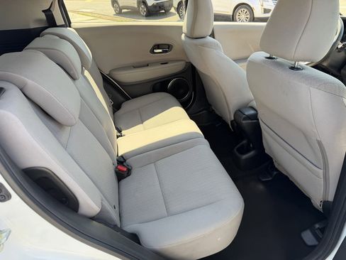 Used 2017 Honda HR-V EX image 16