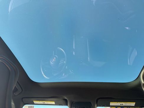 Used 2021 Porsche Taycan 4S image 29