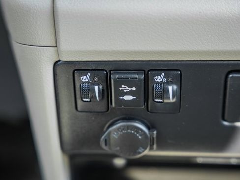 Used 2020 Toyota Sienna XLE image 25