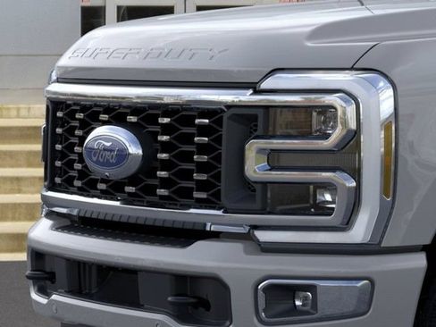 New 2026 Ford F350 4x4 Crew Cab DRW Super Duty image 17