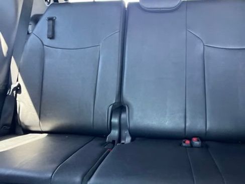 Used 2023 Toyota Sienna XSE AWD/4WD image 9