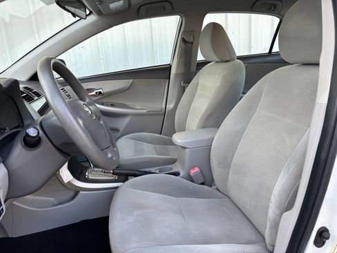 Used 2010 Toyota Corolla LE image 11