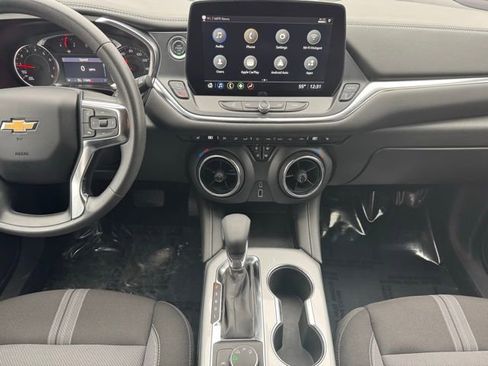 Certified 2025 Chevrolet Blazer LT AWD/4WD image 2