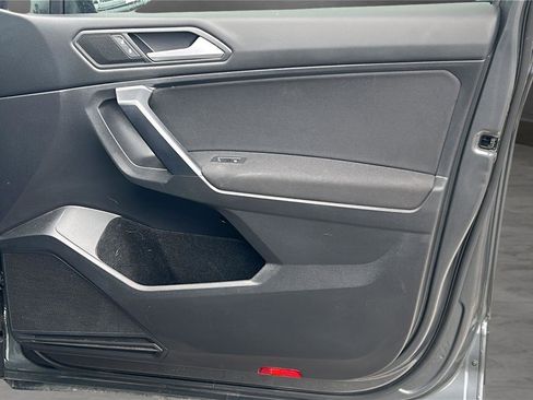 Used 2021 Volkswagen Tiguan S image 21