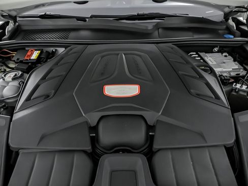 Used 2019 Porsche Cayenne Turbo image 17