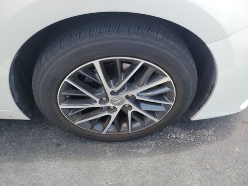 Used 2016 Lexus ES 350 w/ Luxury Package w/Wood Trim FWD image 10