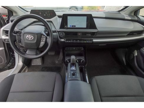 Used 2025 Toyota Prius LE FWD image 20