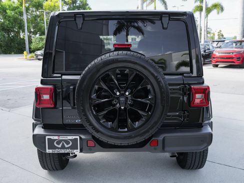 Used 2025 Jeep Wrangler Unlimited Sahara w/ Safety Group AWD/4WD image 24