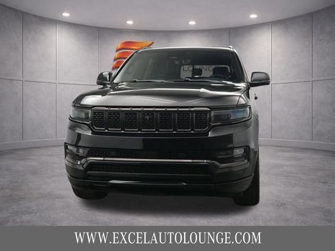 Used 2022 Jeep Grand Wagoneer Series II AWD/4WD image 12