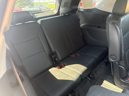 Used 2019 Chevrolet Traverse Premier w/ Driver Confidence II Package FWD image 5